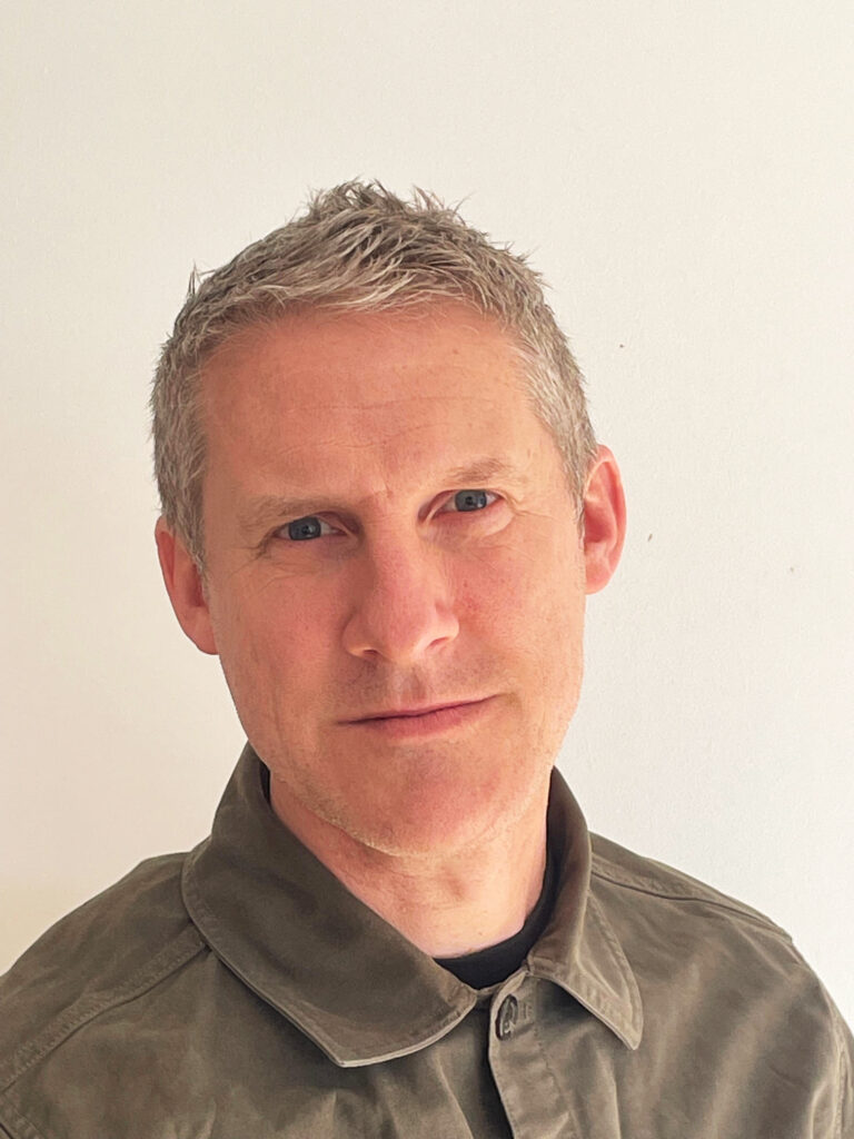 headshot of Dan Swainsbury
