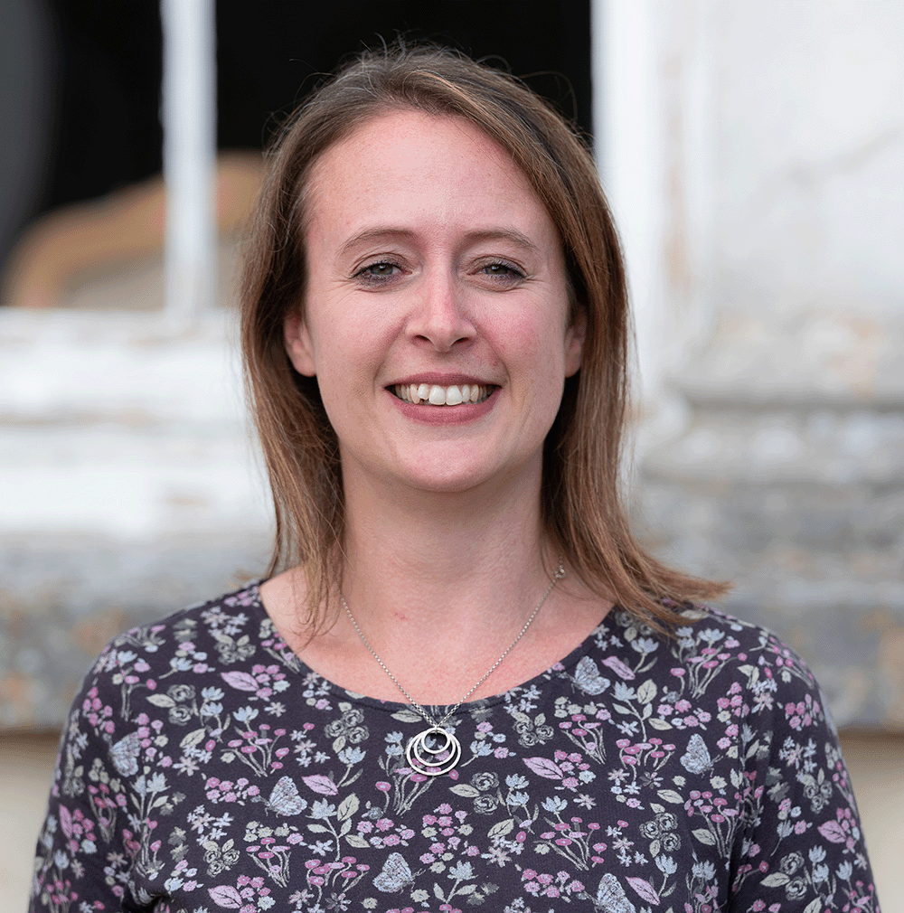 headshot of Amy Bennett