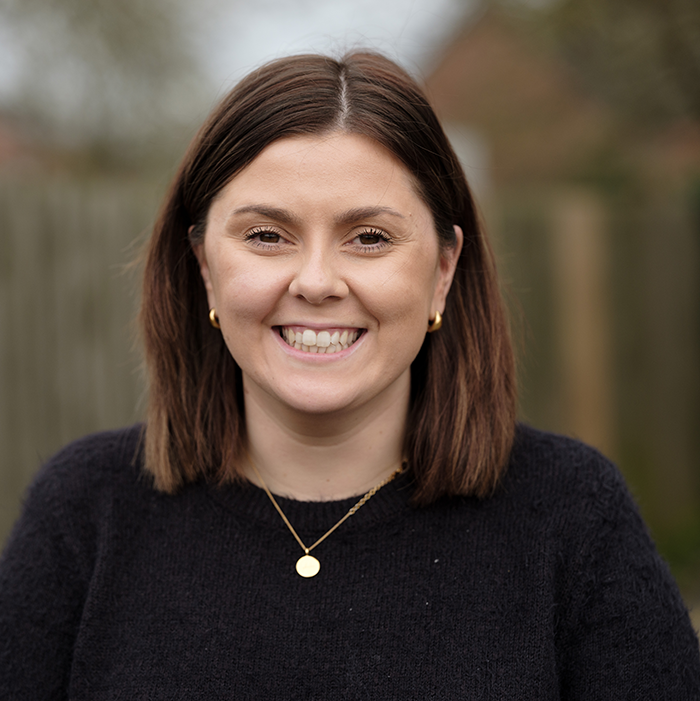 headshot of Anna Cruickshank