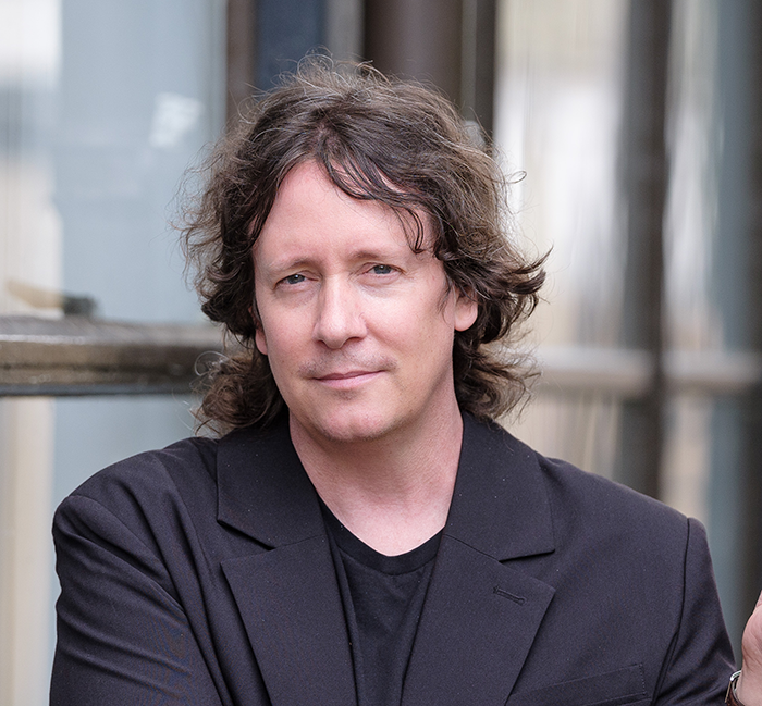 headshot of Dr Martin Bewick