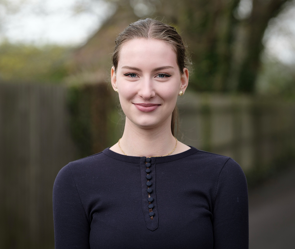 headshot of Tess Carter